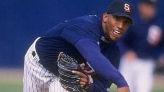 ブチ切れた名将を救った元巨人助っ人　サヨナラ負けに激怒…壁蹴り不運「助けろ！」