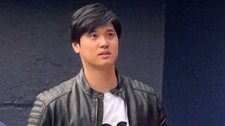 大谷翔平の私服姿に黄色い歓声　黒ジャケットにジーンズ…ファンフェスタ登場に大興奮