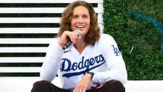 “イケメン”大谷同僚のバキバキに悶絶　引き締まった肉体にファン急増の予感「王子様」