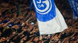 2部とは思えない！消滅危機も報じられたシャルケが公式戦約2カ月ぶりの勝利！サポーターから圧巻の声援が送られる