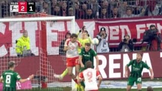 「イヤらしいな…」「サッカーIQ高すぎ」 ゴールキーパーが嫌がる“ズル賢い動き”を炸裂した瞬間　オフザボールの王様がゴールを呼び込んだ超頭脳プレー