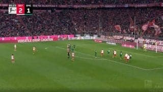 ボルシアMG福田師王の目前で決めた！「美しすぎる」「これはエグい」“神の左足”から芸術的ピンポイントクロスを炸裂した瞬間　バイエルンの10番が勝負を決めるスーパーアシスト