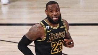 レイカーズが現地8日の試合でブラックマンバユニフォームを着用…同日にコービーの銅像除幕式も開催