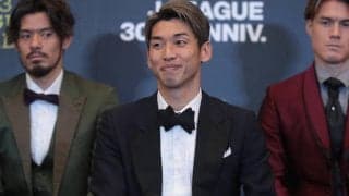 神戸FW大迫勇也の妻、モデルの三輪麻未さんが水着での2ショットとともに夫にエール「2024もすてきなシーズンを...」