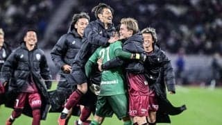 「神戸のユニかっこいいな」J1神戸がFWメッシらスター軍団との対戦で初お披露目の「24年の新ユニフォーム」にファン注目！「想像以上に黒い」「遠目に見てもかなり黒い」の声も