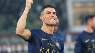 この姿でも絵になるのはさすが！39歳になったC・ロナウドがパンツ1枚の日光浴姿を披露「やけどした」「眩しすぎる」