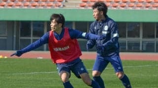 【J1復帰のジュビロ磐田で、横内昭展が新シーズンに描くもの(2)】「去年と違う」と言い切る、既存選手のギラギラ感……昨季と同じシステムも選手の組み合わせで多彩に