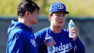 山本由伸の通訳・園田氏の素顔　46歳で初のMLB通訳、イジリも笑いに変える愛されキャラ