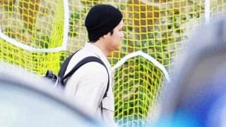 大谷翔平、キャンプ2日目は“モノクロコーデ”　白ジャケ＆黒ニット帽で球団施設入り