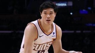 渡邊雄太が古巣へ合流…ベンチから試合を見守るも、ケガ人続出のグリズリーズは8連敗に