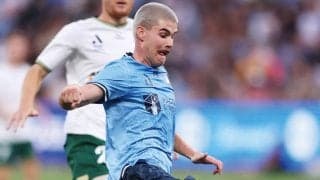 無人のゴールまでたった2m…豪Aリーグ・シドニーFCのFWウッドが衝撃的なシュートミス