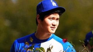 大谷翔平の“犬かき仕草”に米も即反応　笑顔で愛犬トーク？「何を伝えたかったのか」