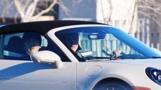 大谷翔平、ポルシェのスポーツカーで球団施設入り　華麗に自ら運転…報道陣騒然