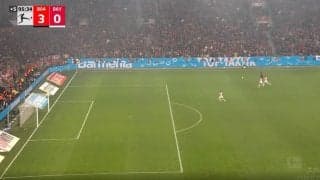 「何してんだよ！」「ありえねえ…」無人ゴールに屈辱の超ロングシュートを蹴り込まれた瞬間　バイエルン完敗！GKが攻撃参加も転倒→高速カウンターを防げず失点