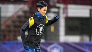 「これはエグい」「痛がって当然」アシスト直後の南野拓実にアクシデント、一発退場のタックルを受けた傷痕が痛々しい「これでプレー続けてたのすごい」