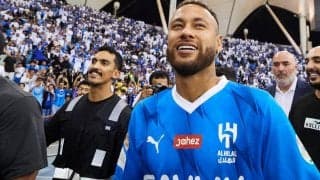 ネイマールが約4カ月ぶりにサウジに戻るも、注目はそのど派手な私服に集中「その服は何」「彼のパーカーは…」