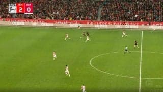 「これがバイエルンとの差」「優勝しそう」わずか10秒でゴール前に攻め込む“爆速カウンター”が炸裂した瞬間　首位・レヴァークーゼンの攻撃力がエグすぎる