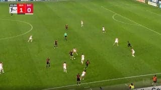 「変態的ボールコントロール！」「一体、どこ見てる？」 “市場価値150億の男”がもはや意味不明すぎる驚愕プレー　王者・バイエルンを翻弄したテクニックに解説者もドン引き