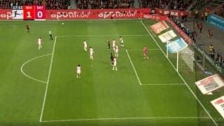 「油断しすぎだろ」「休むなよ！」一瞬の隙をついた“屈辱の超高速ゴール”が炸裂した瞬間　王者完敗！レヴァークーゼン指揮官の“秘策・30個ボール大作戦”が成功