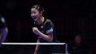 張本美和、衝撃の“45歳差対決”で圧勝「為す術がない」　15歳の堂々デビューに中国メディア絶賛「物怖じすることなく積極的」【世界卓球】