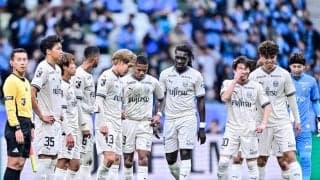 「ブルーのウェアは珍しい！」J1川崎が神戸戦に挑む直前に来ていた「青い移動着」が「可愛い」と話題に！「欲しい」「商品化しないかな」と早くも販売を期待の声