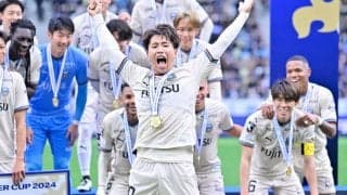 「可愛すぎる」「すっぴん！いい意味で幼い」芸人クロちゃんと交際の人気女性タレントが川崎応援「スッピン＆ユニフォーム自撮り写真」公開！ 新ユニ着用姿が大反響