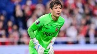 「うまそうに食うなぁ〜」浦和GK西川周作のデパ地下“アツアツ餃子”食レポに反響！「究極のファンサ」「守備範囲が広すぎる」の声