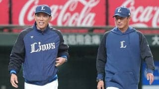 「松井稼頭央監督は去年、苦しんだ部分もあったと思う」平石洋介が痛感したヘッドコーチの難しさ「確認しすぎることで監督を迷わせてないか...」