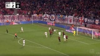 「飛んできた！」「スケールでかい」ボルシアMG福田師王が体ごと飛び込んで“強烈ヘディングシュート”を炸裂した瞬間　ブンデス初シュートは期待しかない一撃	