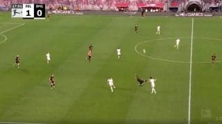 板倉滉が審判にブチギレ！あれでファウルかよ… 爆速スピードで強烈エルボー炸裂→相手FWの顔面に直撃した瞬間　一発ノックアウトで次節出場停止