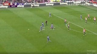 「恐怖の潰し屋！」「これがプロの技」 “汚れ役”リバプール遠藤航がファウル覚悟の強烈タックル→相手を吹っ飛ばした瞬間　速攻カウンターを止めた“戦術的ファウル”