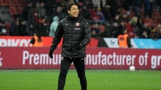 「めっちゃかっこいい」フランクフルトが125周年を記念する「荘厳ブラック&ゴールド」ユニフォームを発表！「さすがチームの模範にしてカイザー」と長谷部誠のモデル起用にもファン興奮