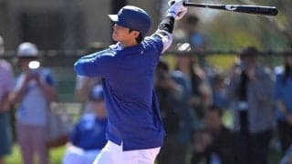 大谷翔平の“後ろ”に異様な光景「どこかで見た」　スターも少年に戻る異次元打撃