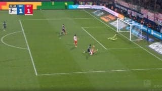 「トラウマだろ」「また監督解任！」ドイツキラー・浅野拓磨が完璧すぎる“爆速ゴール”を炸裂した瞬間　世界最高GKを撃破したワールドクラスの一撃に海外ファンが絶賛の嵐