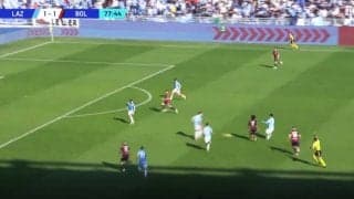 鎌田大地も騙された…仰天ノールックパス→鮮烈ボレーゴールがSNSで話題沸騰！移籍市場で大注目FWに「うわ、そっち」「ラツィオを完全に振り回した」など感嘆の声