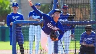 山本由伸がライブBPで6奪三振の圧巻投球！開幕カードでの先発を明言したロバーツ監督もご満悦