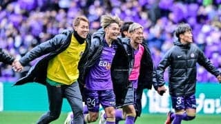 「めちゃくちゃ綺麗…」J1広島サポーターが記念マッチの前に「特大コレオ」披露！ 新スタジアムのゴール裏に表現したデザインに、クラブも感謝表明