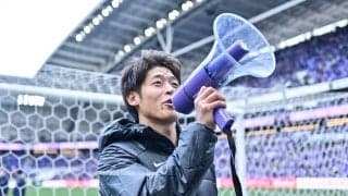 「この臨場感 半端ない」Jリーグ公式が公開した、J1広島の新スタジアムのピッチレベルでの「ゴール＆祝福場面」にファン興奮！ ピッチ間際で撮影された特別映像