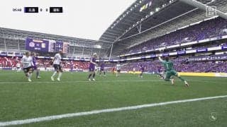 「大迫半端ないって！！」近距離弾丸シュートを弾き出した守護神のビッグセーブの瞬間 新スタジアム初得点を防いだ日本代表・大迫敬介の神プレーにファン歓喜