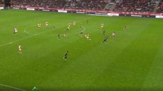 「変態パス！」「これはエグい」伊東純也が美しすぎる“神スルーパス”を炸裂した瞬間　正確無比のコントロールで守備陣を一気に崩壊させた圧巻テクニック