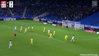 「久保くん最高！」久保建英の高速縦突破&クロスを起点にソシエダが意地の反撃ゴール！試合終盤、何度弾かれても攻め続ける波状攻撃に「チームメイトから信頼されている」「ナイスゴール」