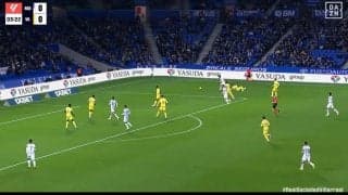 ぶち抜いた！久保建英の鋭すぎるドリブルに元スペイン代表DFが思わず尻もち！“アンクルブレイク”炸裂でスタジアム大歓声の瞬間