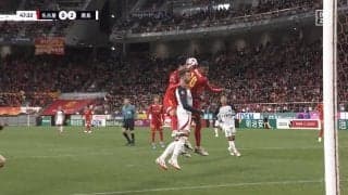 「めちゃくちゃすげー！」鹿島の新助っ人チャヴリッチが衝撃デビュー！DF2人に挟まれながら挨拶がわりの絶妙ヘディング弾炸裂で「ええの獲ったわ」「面白い」