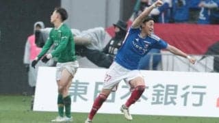31年ぶり実現の東京Vと横浜FMの開幕戦での黄金カード！　松原健の劇的逆転弾で再びトリコロールに軍配【明治安田J1開幕節】