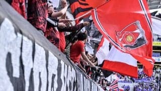 「レベチでかわいい」浦和レッズのグッズショップの1日店長を務めた人気女性タレントが「美しい」と話題に！ ユニフォーム着用＆グッズ使用姿にサポーター大興奮