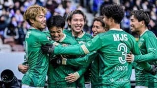 【東京Vと横浜FMの国立決戦で5万がどよめいた2つのゴール(1)】「俺、30年前もこれ取材したんだよね」と現場の声も出た伝統の一戦。退場の可能性もあった“3分16秒後”の直接FK