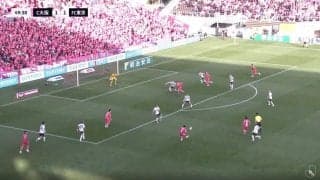 「変態パス！」「めっちゃ上手い」香川真司が神タッチ→美しすぎる“超絶パス”を炸裂した瞬間　守備陣の間を切り裂くスーパープレーにファン大興奮！