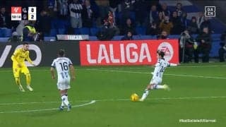 反応速すぎだろ…久保建英、相手守備陣の度肝を抜く弾丸ミドルシュート炸裂！こぼれ球に走り込みディフェンスのど真ん中に強烈ダイレクトボレーをぶち込んだ瞬間