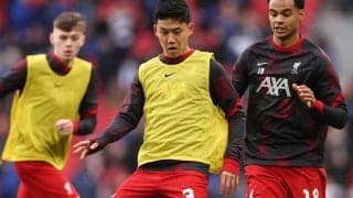 優勝貢献の遠藤航が松葉杖姿!? 試合後の姿が話題に…ファン騒然「犠牲が大きすぎる」「これは笑えない」