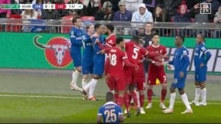 殺人タックルでの大乱闘に続き… 同時多発的に2度目の大乱闘が発生！ 止めに来た選手がブチギレ→メンチ切りから掴み合いで再び揉める瞬間　遠藤航も仲裁に入る緊急事態